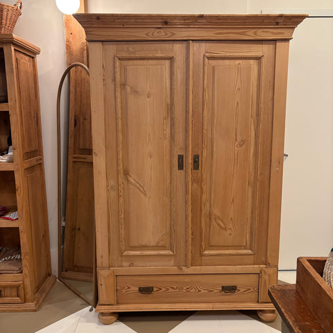 Antique Pine Hutch – Vintage Retriever