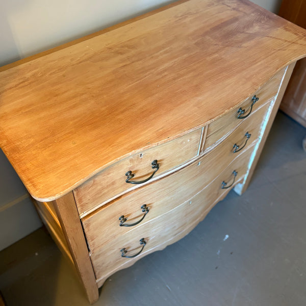 Vintage 4-Drawer Dresser