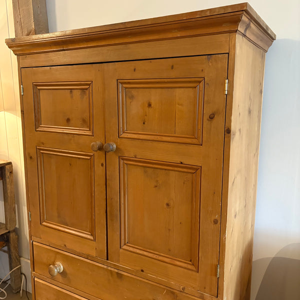 3-Drawer Pine Cabinet