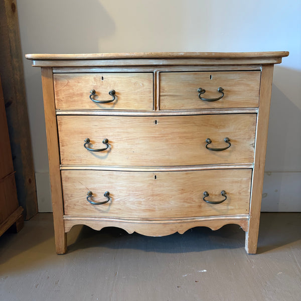 Vintage 4-Drawer Dresser