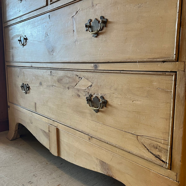 Vintage 4-Drawer Pine Dresser